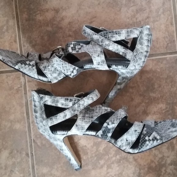 FRANCO Sarto | Leather Snake Skin Pattern Heels - Picture 2 of 7